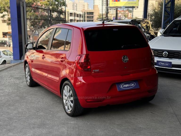 VOLKSWAGEN - FOX - 2013/2013 - Vermelha - R$ 34.500,00