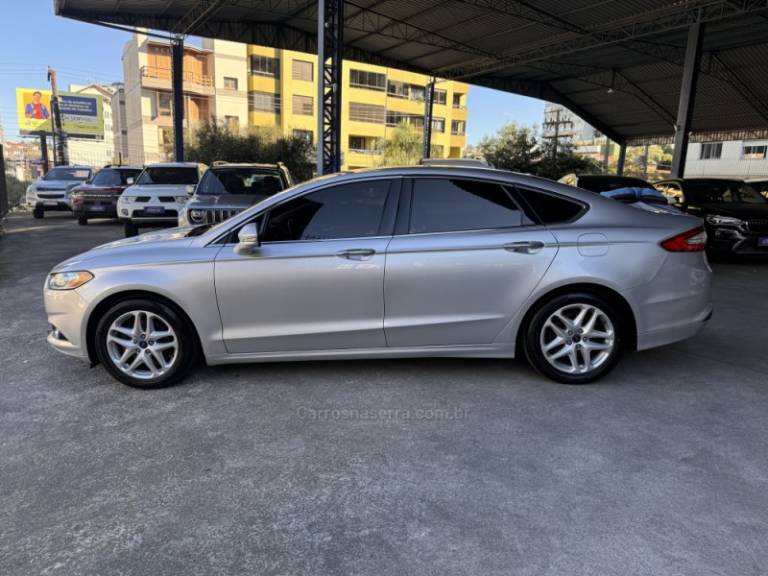 FORD - FUSION - 2016/2016 - Prata - R$ 74.900,00