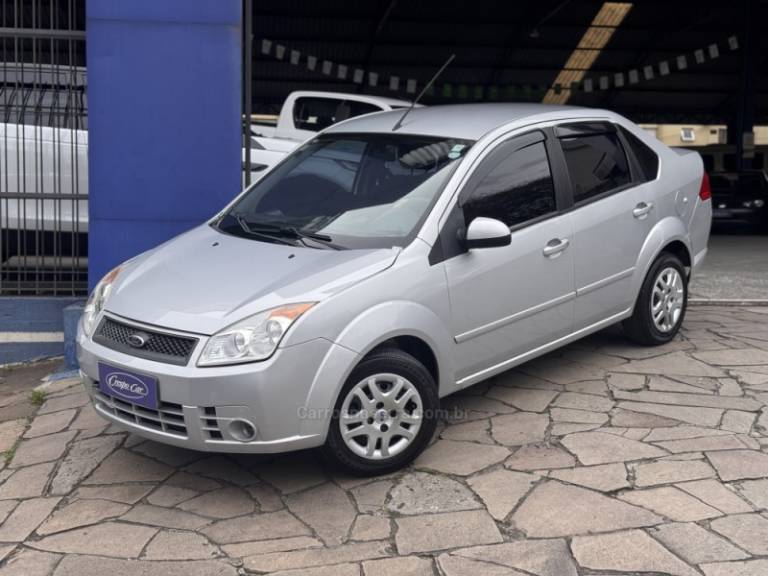 FORD - FIESTA - 2008/2008 - Prata - R$ 26.500,00