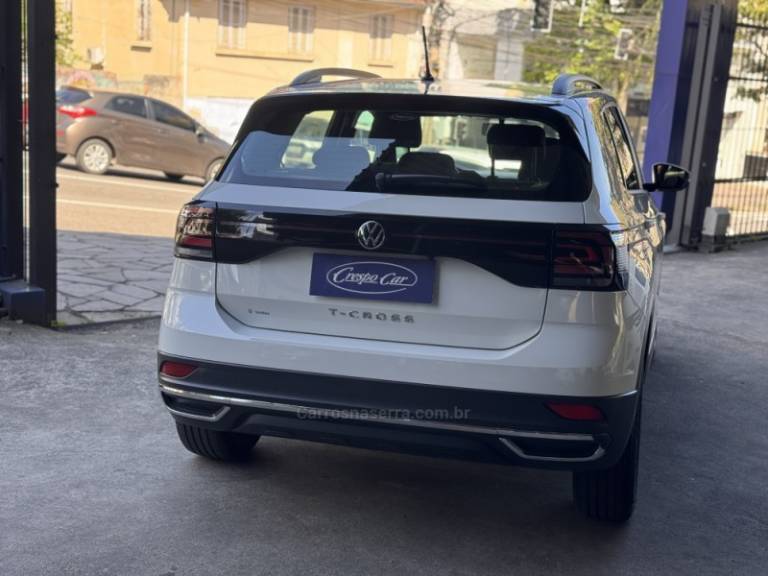 VOLKSWAGEN - T-CROSS - 2022/2022 - Branca - R$ 102.900,00