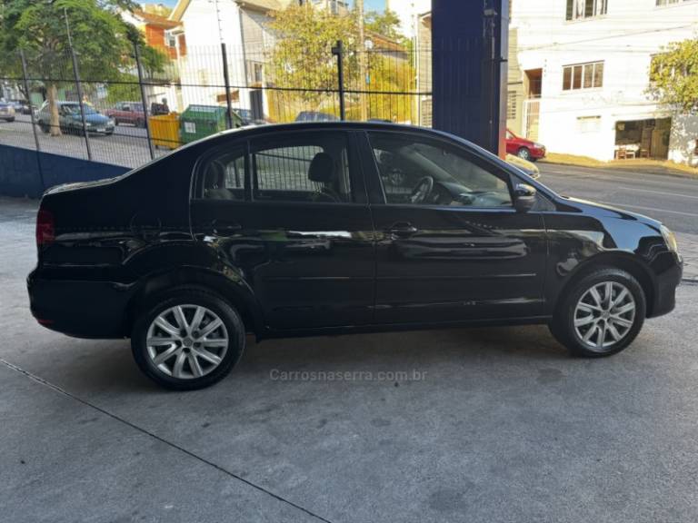 VOLKSWAGEN - POLO SEDAN - 2012/2012 - Preta - R$ 38.500,00