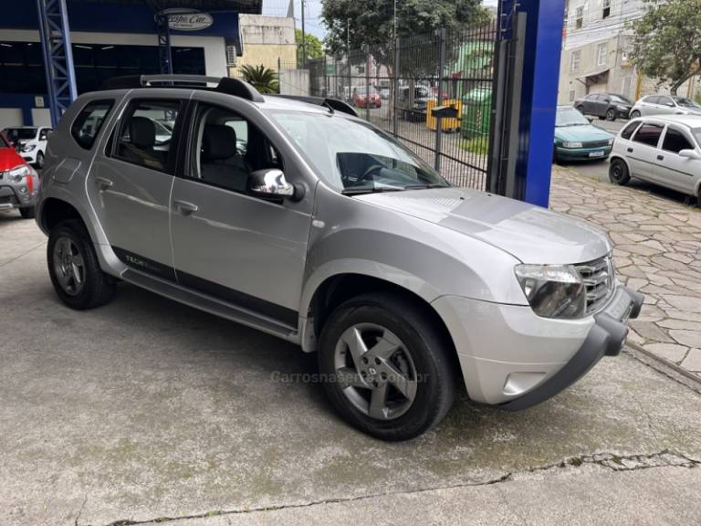 RENAULT - DUSTER - 2013/2014 - Prata - R$ 49.000,00