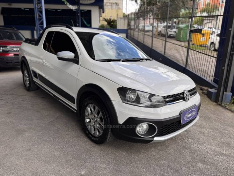 VOLKSWAGEN - SAVEIRO - 2015/2015 - Branca - R$ 64.900,00