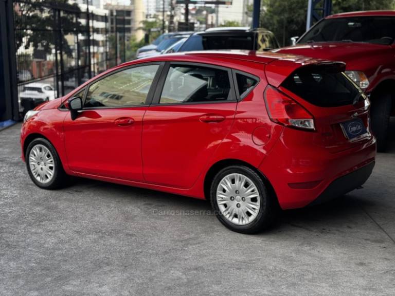 FORD - FIESTA - 2015/2015 - Vermelha - R$ 43.900,00