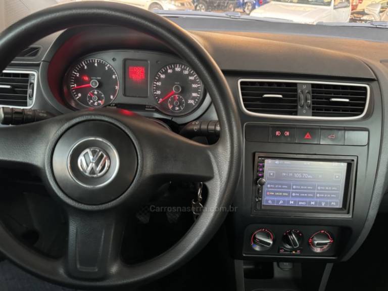 VOLKSWAGEN - FOX - 2013/2013 - Vermelha - R$ 34.500,00