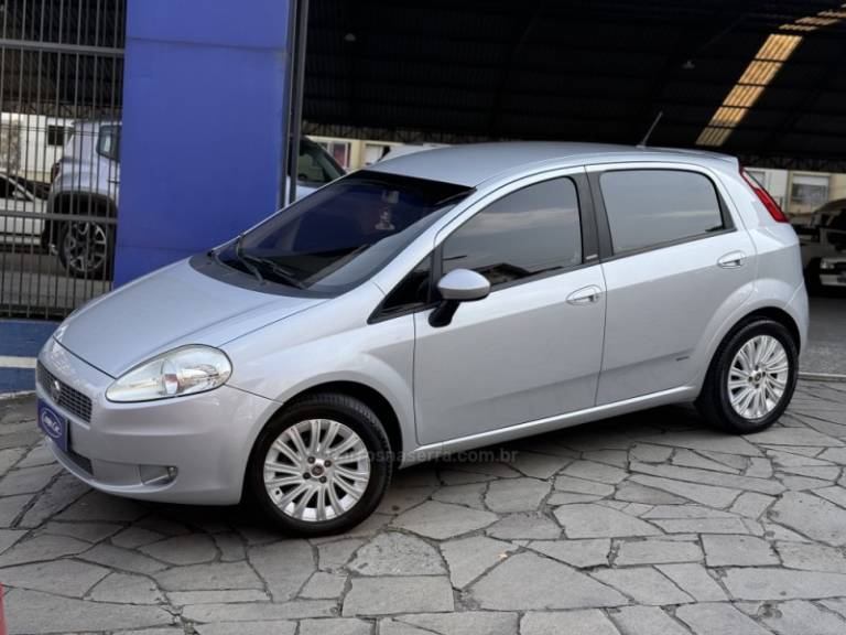 FIAT - PUNTO - 2012/2012 - Prata - R$ 36.500,00