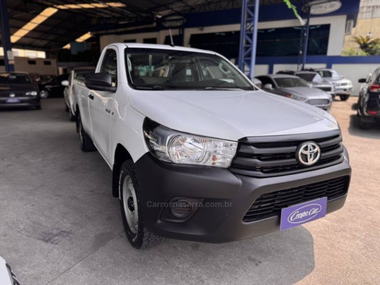 TOYOTA - HILUX - 2019/2019 - Branca - R$ 159.000,00