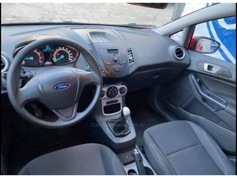 FORD - FIESTA - 2015/2015 - Vermelha - R$ 43.900,00