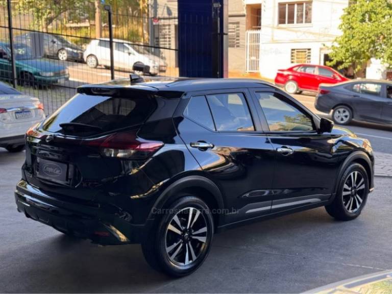 NISSAN - KICKS - 2022/2022 - Preta - R$ 104.900,00