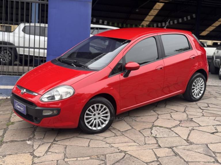 FIAT - PUNTO - 2013/2013 - Vermelha - R$ 37.500,00