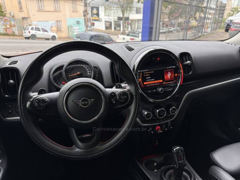 MINI - COUNTRYMAN - 2019/2020 - Vermelha - R$ 189.900,00