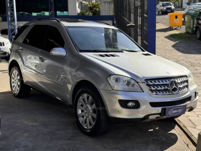 MERCEDES-BENZ - ML 500 - 2006/2005 - Prata - R$ 68.000,00