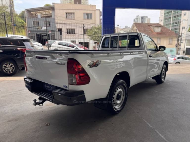 TOYOTA - HILUX - 2019/2019 - Branca - R$ 159.000,00