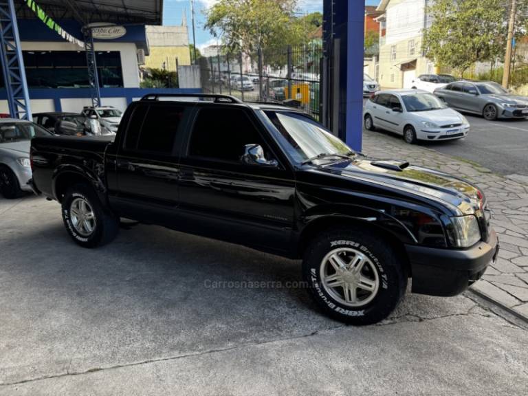 CHEVROLET - S10 - 2006/2006 - Preta - R$ 68.000,00