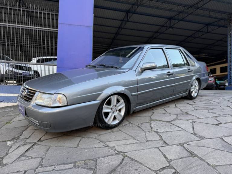 VOLKSWAGEN - SANTANA - 2002/2002 - Cinza - R$ 20.700,00