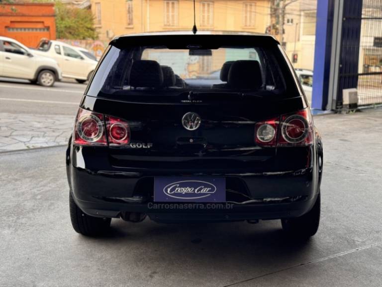 VOLKSWAGEN - GOLF - 2010/2010 - Preta - R$ 43.500,00