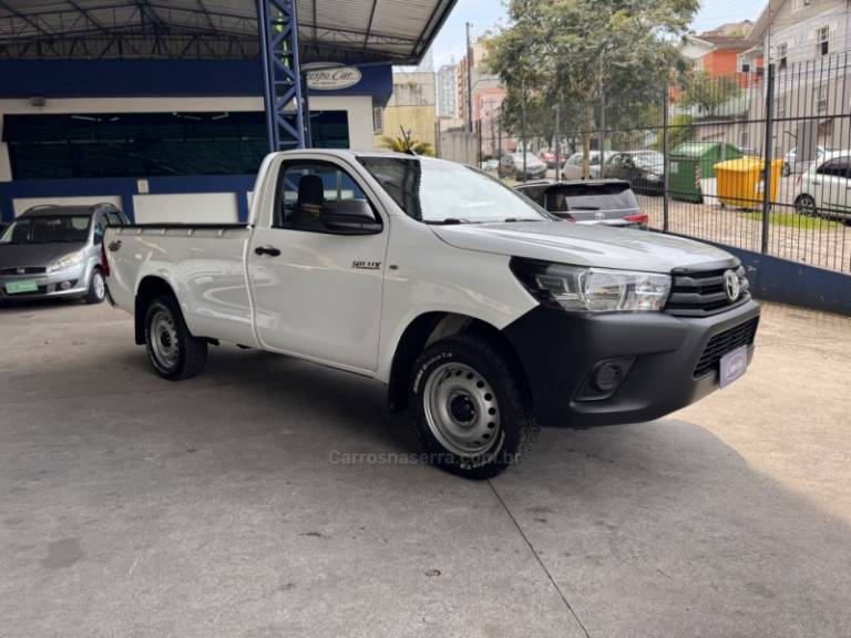 TOYOTA - HILUX - 2019/2019 - Branca - R$ 159.000,00