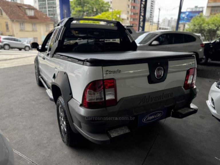 FIAT - STRADA - 2012/2012 - Branca - R$ 48.900,00