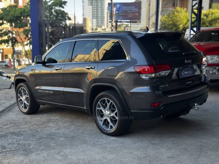 JEEP - GRAND CHEROKEE - 2020/2020 - Cinza - R$ 240.000,00