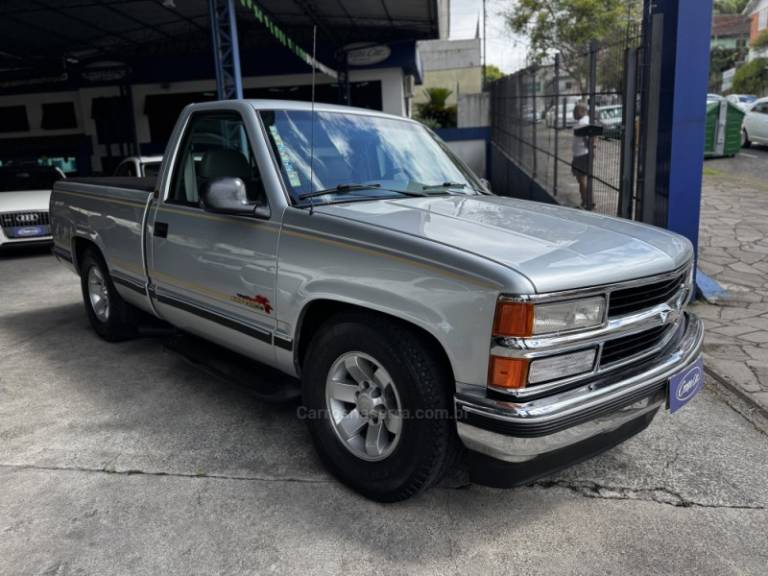 CHEVROLET - SILVERADO - 2000/2000 - Prata - R$ 99.000,00