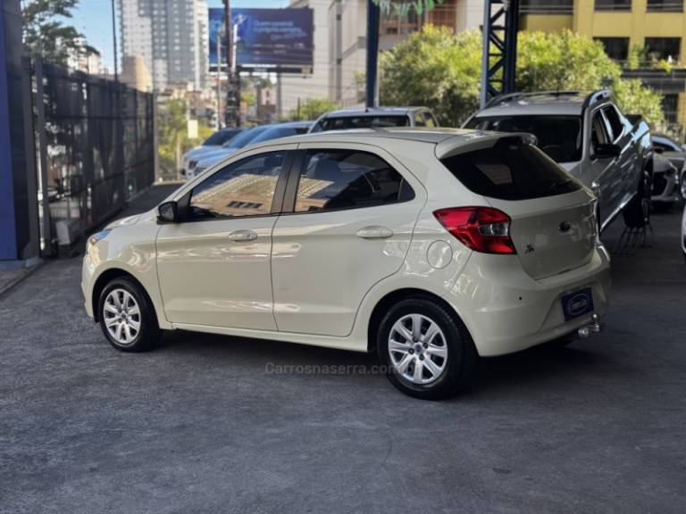 FORD - KA - 2015/2015 - Branca - R$ 37.800,00