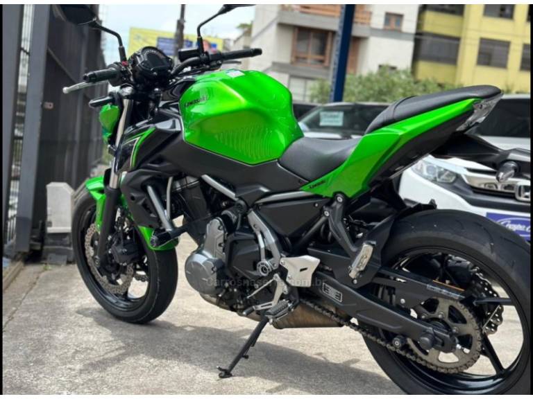 KAWASAKI - Z650 - 2018/2018 - Verde - R$ 32.800,00