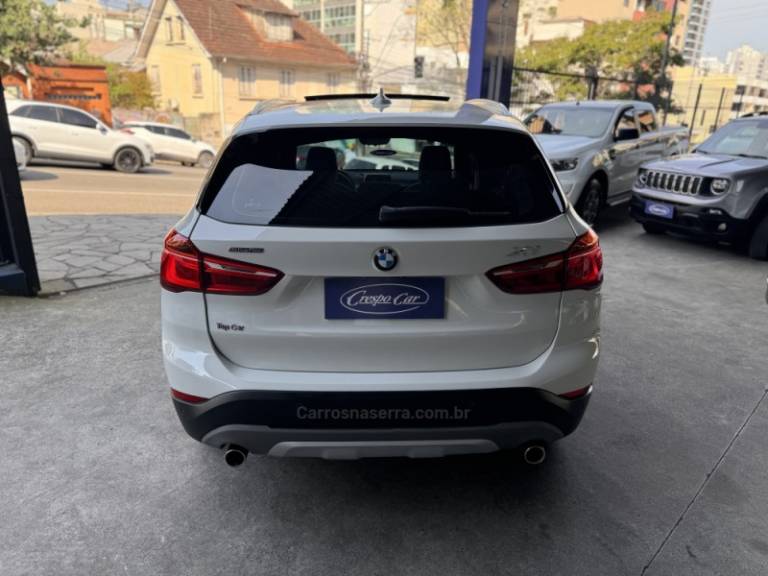 BMW - X1 - 2018/2018 - Branca - R$ 139.900,00