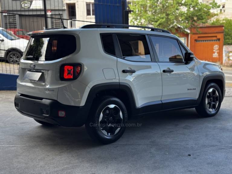 JEEP - RENEGADE - 2018/2018 - Branca - R$ 72.500,00