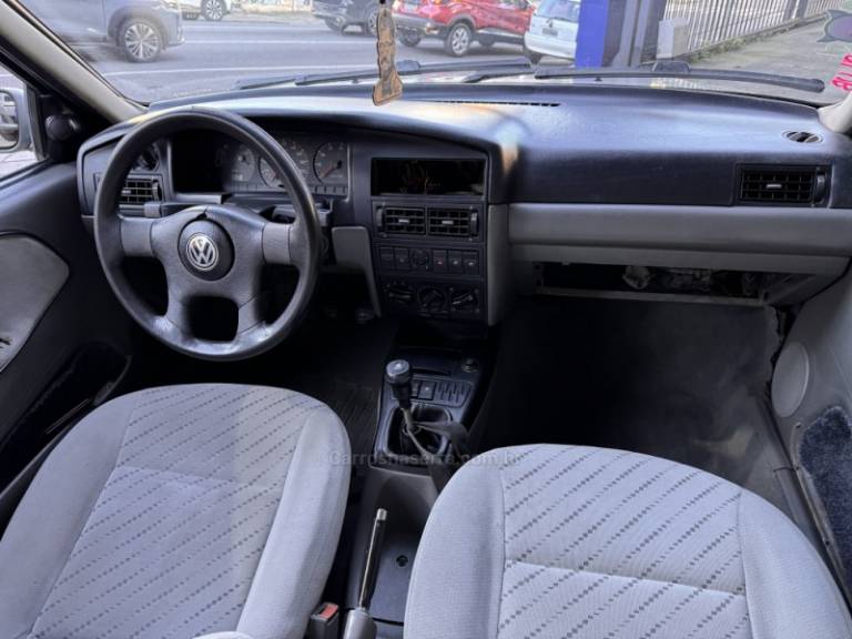 VOLKSWAGEN - SANTANA - 2002/2002 - Cinza - R$ 20.700,00