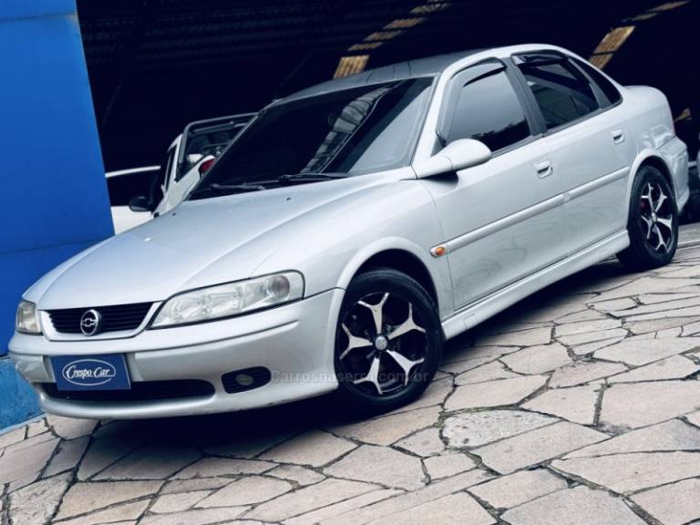 CHEVROLET - VECTRA - 2000/2000 - Prata - R$ 22.900,00