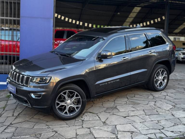 JEEP - GRAND CHEROKEE - 2020/2020 - Cinza - R$ 240.000,00