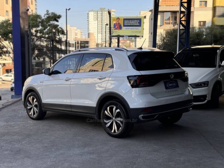 VOLKSWAGEN - T-CROSS - 2021/2021 - Branca - R$ 115.900,00