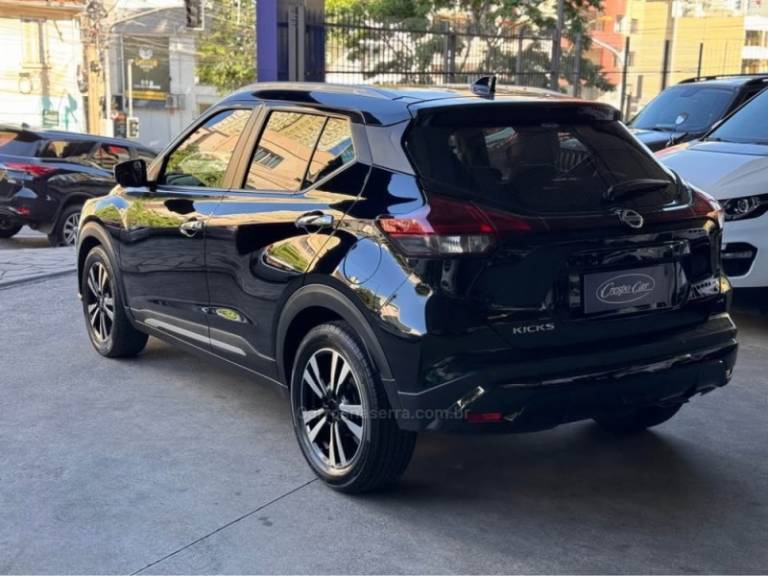 NISSAN - KICKS - 2022/2022 - Preta - R$ 104.900,00