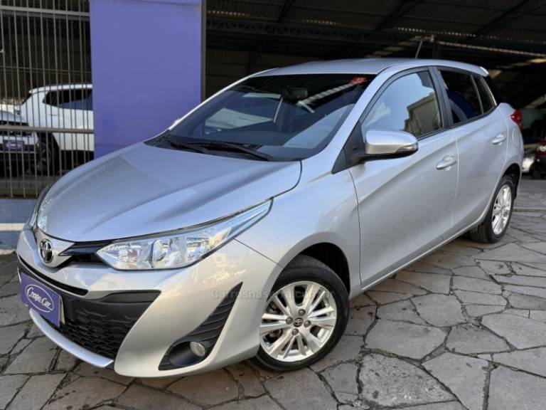 TOYOTA - YARIS - 2019/2019 - Prata - R$ 74.900,00