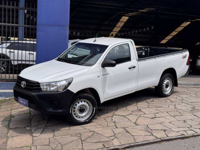 TOYOTA - HILUX - 2019/2019 - Branca - R$ 159.000,00