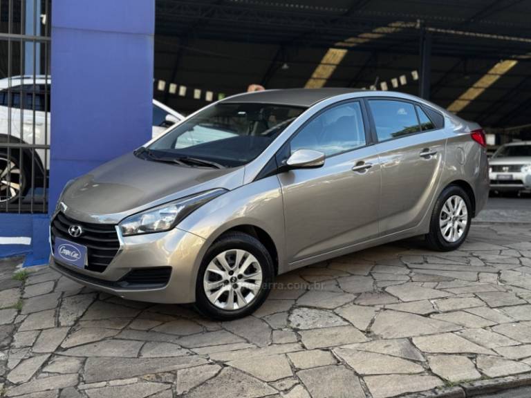 HYUNDAI - HB20S - 2016/2016 - Dourada - R$ 55.900,00