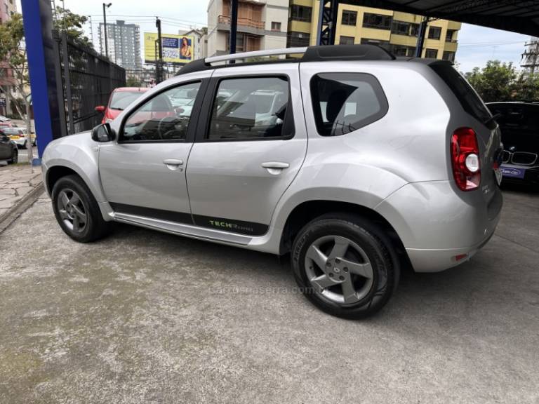 RENAULT - DUSTER - 2013/2014 - Prata - R$ 50.000,00