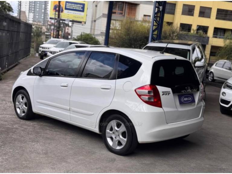 HONDA - FIT - 2010/2010 - Branca - R$ 41.900,00