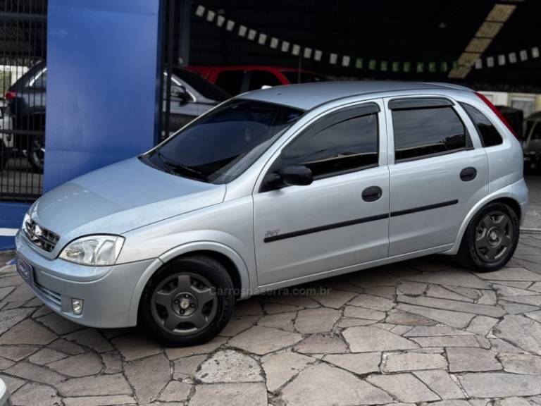 CHEVROLET - CORSA - 2007/2007 - Prata - R$ 22.900,00