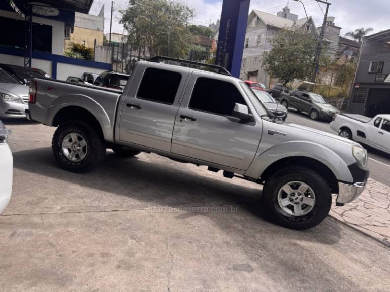 FORD - RANGER - 2010/2010 - Prata - R$ 75.000,00