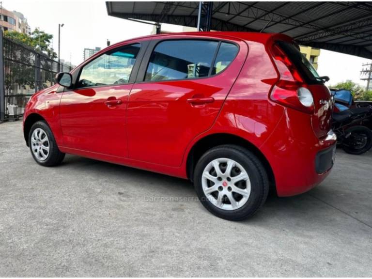 FIAT - PALIO - 2013/2013 - Vermelha - R$ 37.500,00