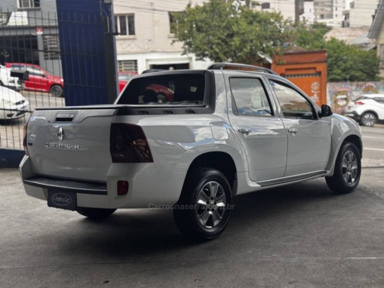 RENAULT - DUSTER OROCH - 2022/2022 - Branca - R$ 82.000,00